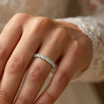 Alliance or blanc 18 cts demi tour diamants