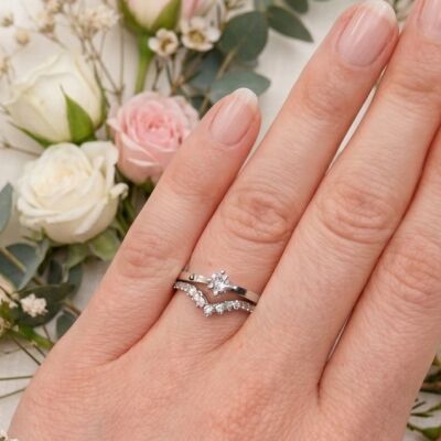 Alliance V or blanc 18 cts et diamants