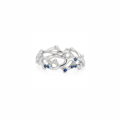 Alliance romantique or blanc, saphirs et diamants