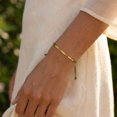 Bracelet or jaune, quartz, péridot et saphirs