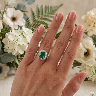 Bague or blanc 18 ct émeraude et diamants