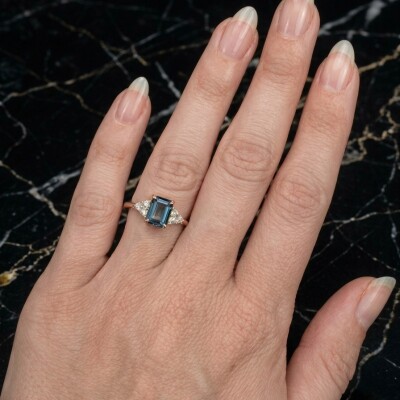 Bague or jaune topaze London blue et diamants