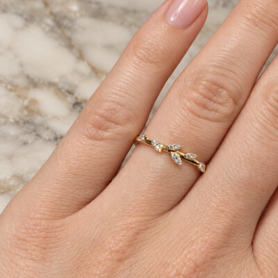 Bague en or jaune et diamants