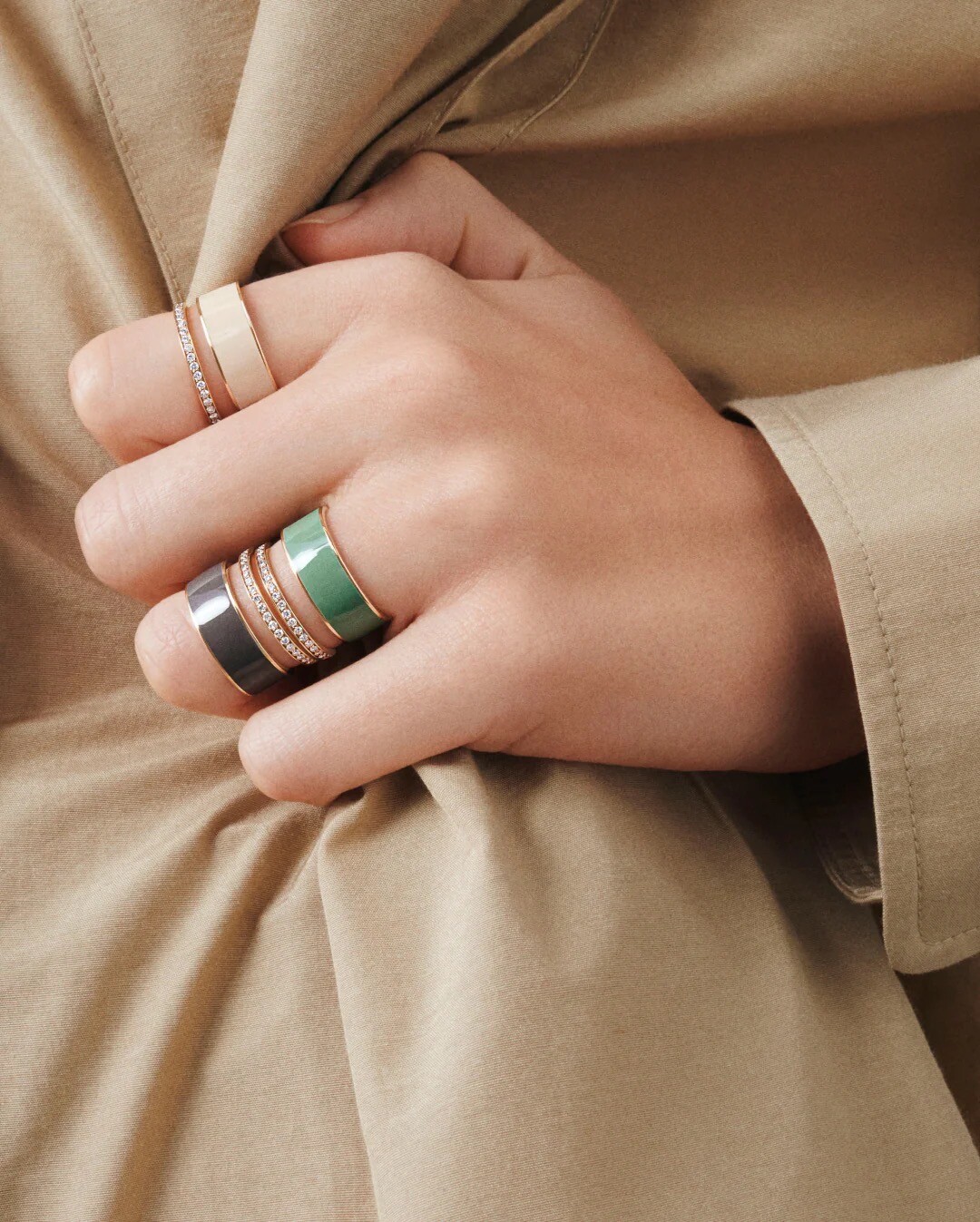 Bague Repossi Berbère Chromatic en or rose, laque taupe et diamants