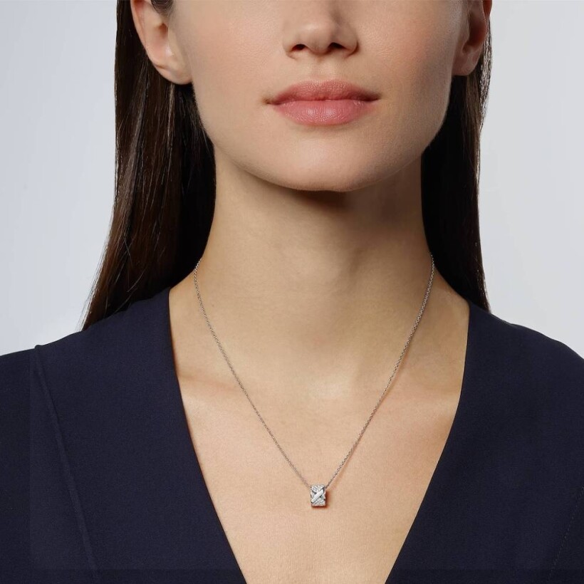 Chaumet Liens Évidence pendant in white gold and diamonds