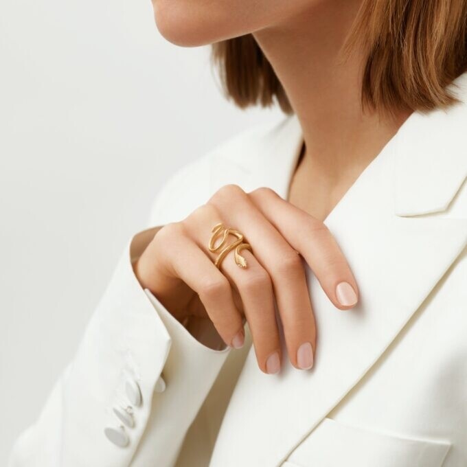 Ole Lynggaard medium Snakes ring in yellow gold and diamonds