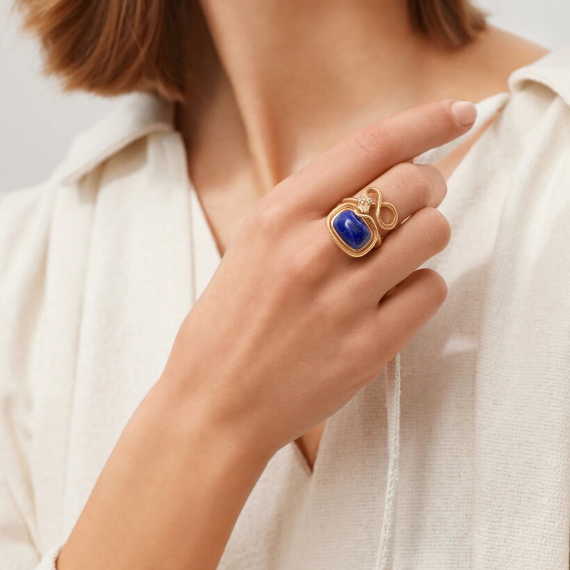 Ole Lynggaard Snakes ring, yellow gold, lapis lazuli and diamonds