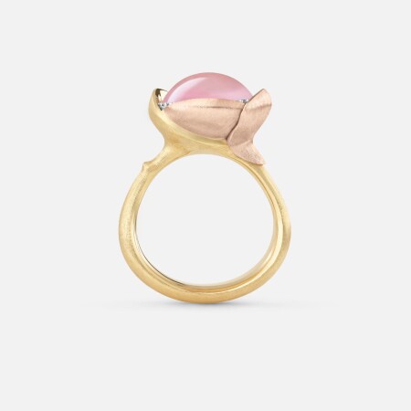 Bague Ole Lynggaard Lotus en or rose, quartz rose et diamants