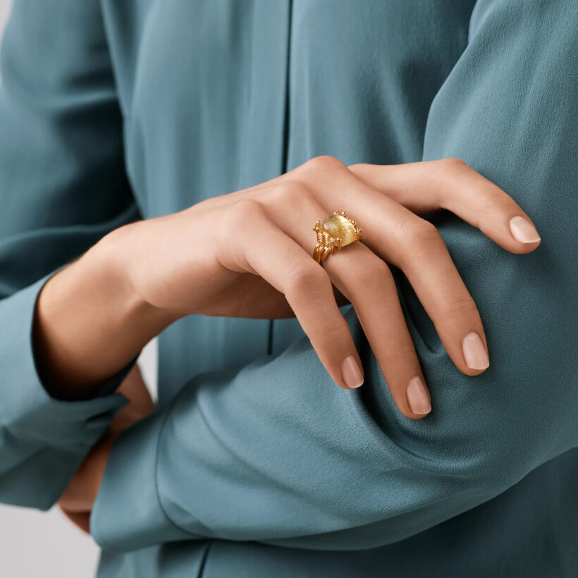 Ole Lynggaard Boho ring, yellow gold, quartz and diamonds