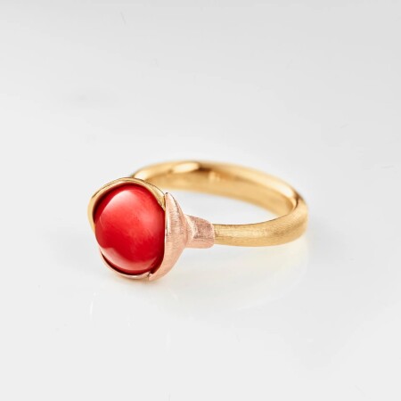 Bague Ole Lynggaard Lotus en or jaune, or rose et corail