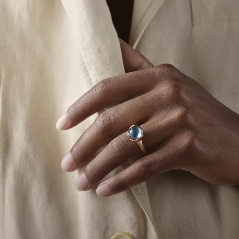 Ole Lynggaard Lotus ring, rose gold and topaz