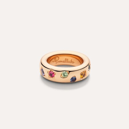 Bague Pomellato Iconica en or rose, saphirs oranges, tourmaline rose, péridot, rubis, zircon bleu, saphir, démantoïde, spinelle rouge, tanzanite et tsavorite