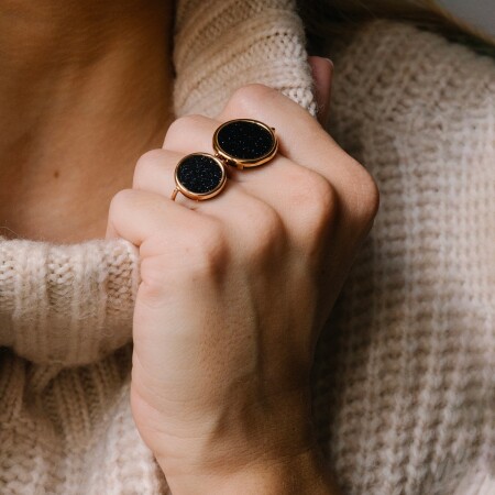 Bague Ginette NY BABY DISC RINGS en or rose et blue sand stone