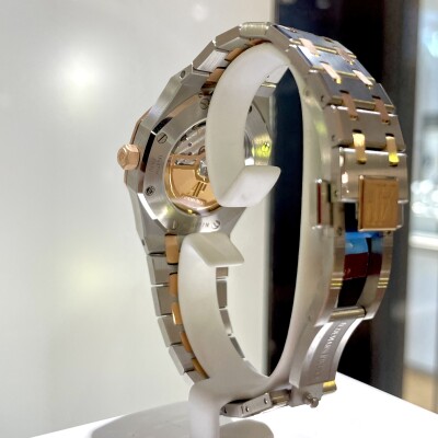 Audemars Piguet Royal Oak – Réf. 15550SR.OO.1356SR.01 – Full Set – 2025 - Comme neuve