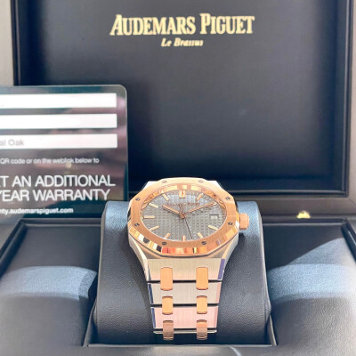 Audemars Piguet Royal Oak – Réf. 15550SR.OO.1356SR.01 – Full Set – 2025 - Comme neuve