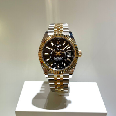 Rolex Sky-Dweller – Réf. 336933 – Cadran Noir – Rolesor Jaune – Full Set
