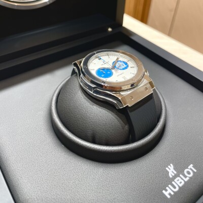 Hublot Classic Fusion Chronograph – Édition Limitée Olympique de Marseille x Raynal – 541.NX.2612.RX.HOM23 - 30 ans de Munich 93 – 30 ex.
