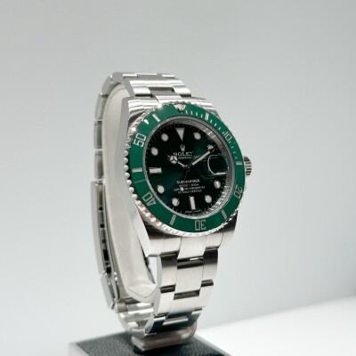 Rolex Submariner “Hulk” – Ref. 116610LV – Green Dial – Full Set – 2017