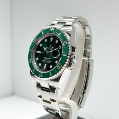 Rolex Submariner “Hulk” – Ref. 116610LV – Green Dial – Full Set – 2017
