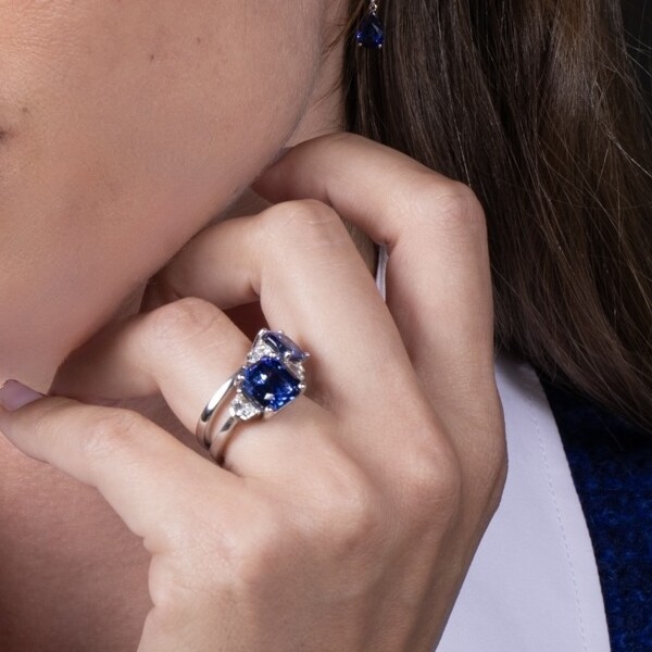 Bague Raynal Symphonie Bleue or blanc diamant saphir