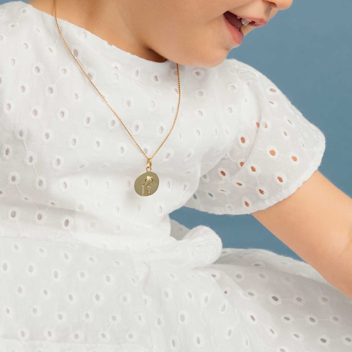 Medal Arthus Bertrand Galet Priest Virgin 16 mm polished yellow gold