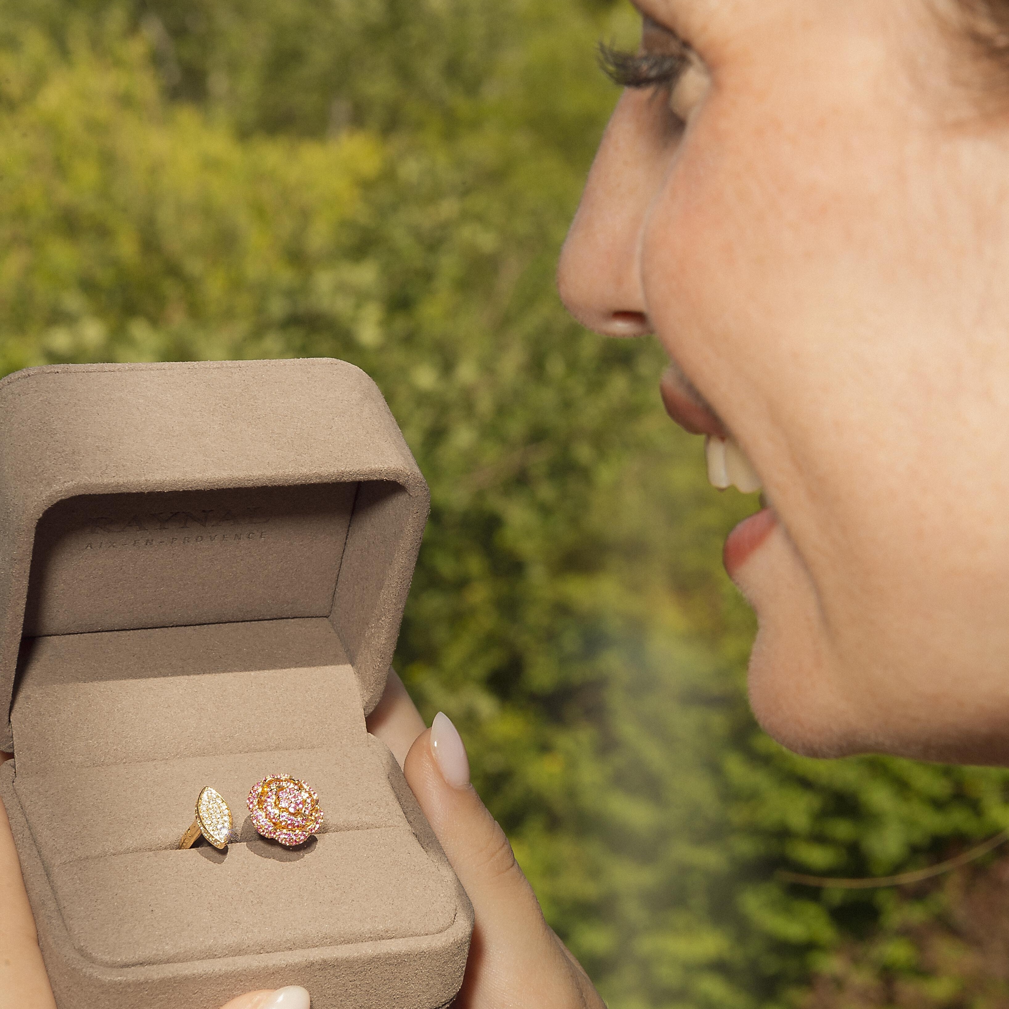 Bague Roselia de Calisson or jaune Diamant, Saphir