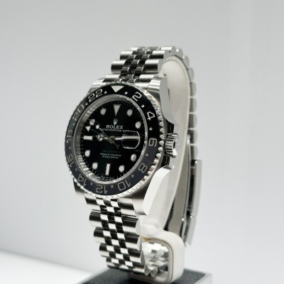 Rolex GMT-Master II “Bruce Wayne” – Réf. 126710GRNR – Lunette Noire & Grise – Bracelet Jubilé – Full Set 2025