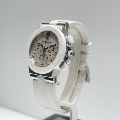 BVLGARI Diagono Chronograph – Ref. 1019993 – Steel & White Ceramic – Mother-of-Pearl Dial with Diamonds