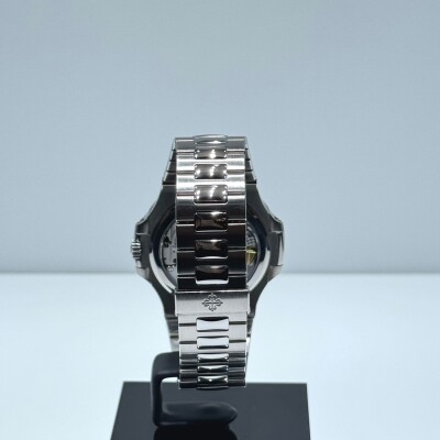 Patek Philippe Nautilus – Ref. 5712/1A-001 – Steel – Blue Dial – Full Set 2021