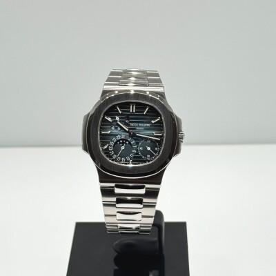 Patek Philippe Nautilus – Ref. 5712/1A-001 – Steel – Blue Dial – Full Set 2021