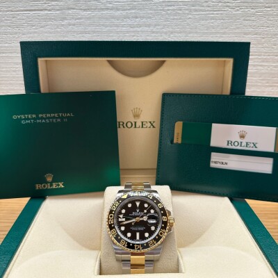 Rolex GMT-Master II – Réf. 116713LN – Acier & Or Jaune – Cadran Noir – Lunette Noire – Full Set