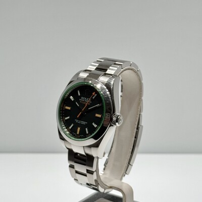 Rolex Oyster Perpetual Milgauss – Réf. 116400GV – Acier – Cadran Noir – Verre Vert – Full Set
