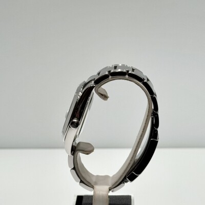 Rolex Oyster Perpetual Datejust 41 – Réf. 126300 – Acier – Cadran Blanc à Chiffres Romains