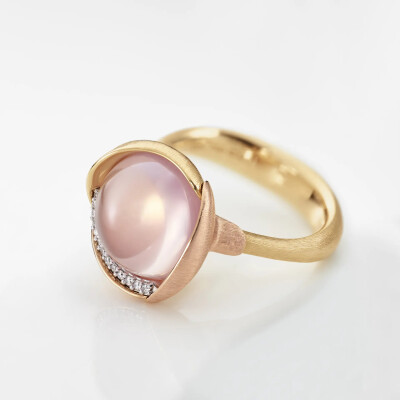 Ole Lynggaard Lotus ring, rose gold, pink quartz and diamonds