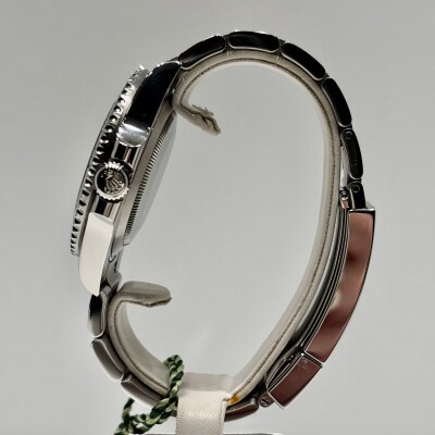 Rolex Submariner No Date – Réf. 124060 – Acier – Cadran Noir – Lunette Noire – 2020 – Full Set