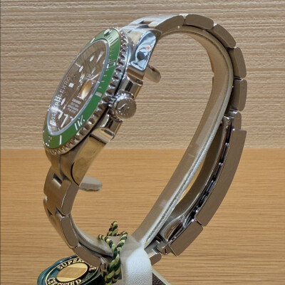 Rolex Submariner Date – Ref. 126610LV – Steel – Black Dial – Green Bezel – Full Set