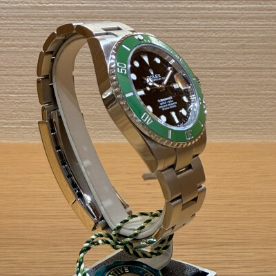 Rolex Submariner Date – Ref. 126610LV – Steel – Black Dial – Green Bezel – Full Set