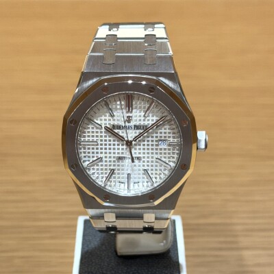 Audemars Piguet Royal Oak 41 – Ref. 15400ST.OO.1220ST.02 – Steel – White Dial – Full Set 2017