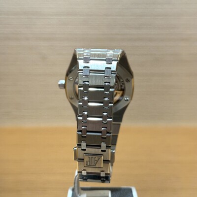 Audemars Piguet Royal Oak Jumbo Extra-Thin 39 – Ref. 15202ST.OO.1240ST.01 – Steel – Blue Dial – Full Set