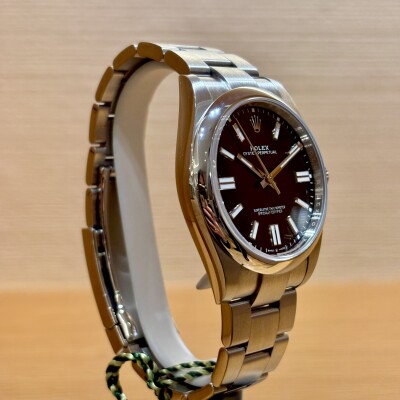 Rolex Oyster Perpetual 41 – Réf. 124300 – Acier – Cadran Noir – Lunette Lisse – Full Set -2024