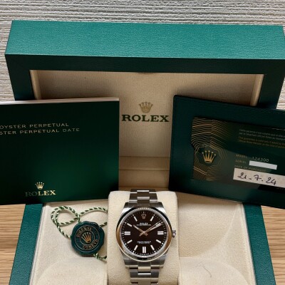 Rolex Oyster Perpetual 41 – Réf. 124300 – Acier – Cadran Noir – Lunette Lisse – Full Set -2024