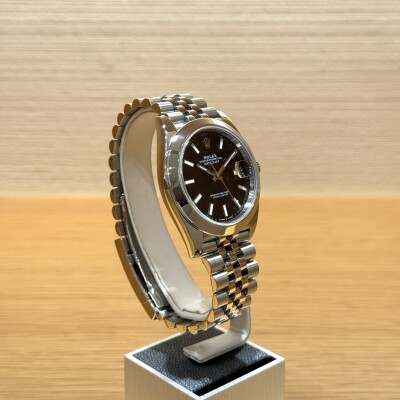 Rolex Datejust 41 – Réf. 126300 – Acier – Cadran Noir – Lunette Lisse – Bracelet Jubilé – Full Set 2023