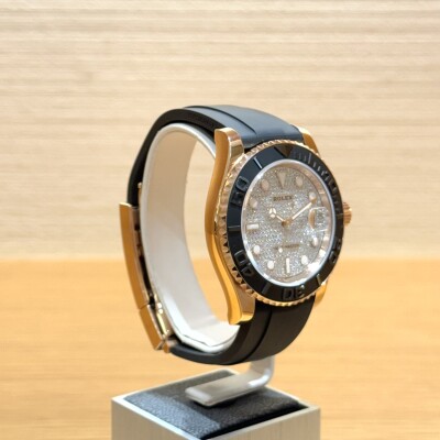 Rolex Yacht-Master 40 – Réf. 126655 – Or Everose – Lunette Céramique Noire – Cadran Pavé Diamants – Bracelet Oysterflex – Full Set 2023