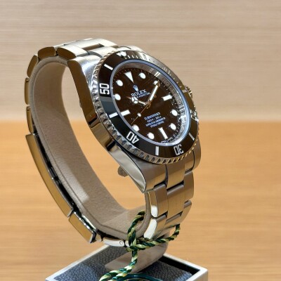 Rolex Submariner 40 – Réf. 114060 – Acier – Cadran Noir – Bracelet Oyster – Full Set 2016