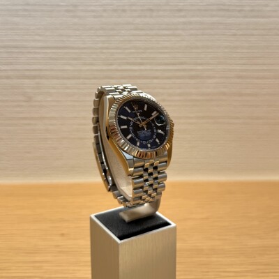 Rolex Sky-Dweller 42 – Réf. 326934 – Acier & Or Blanc – Cadran Bleu – Bracelet Jubilee – Full Set 2023