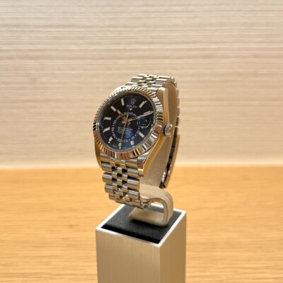 Rolex Sky-Dweller 42 – Réf. 326934 – Acier & Or Blanc – Cadran Bleu – Bracelet Jubilee – Full Set 2023