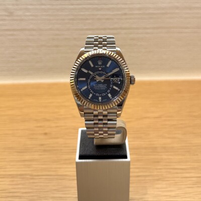 Rolex Sky-Dweller 42 – Réf. 326934 – Acier & Or Blanc – Cadran Bleu – Bracelet Jubilee – Full Set 2023