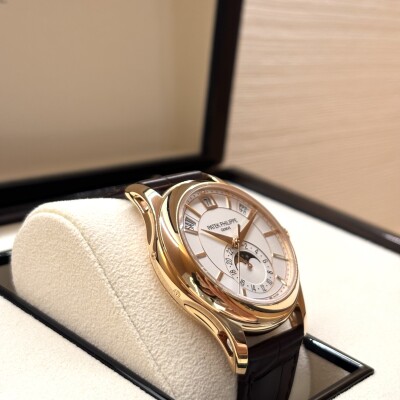 Patek Philippe Complications Calendrier Annuel Phase de Lune 5205R-001 – État neuf – Full Set 2021