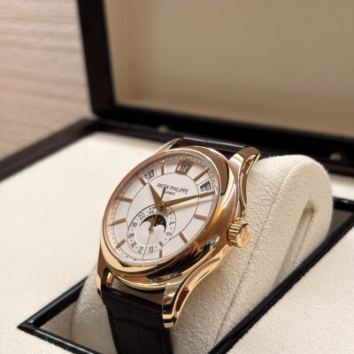 Patek Philippe Complications Calendrier Annuel Phase de Lune 5205R-001 – État neuf – Full Set 2021