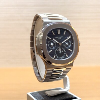 Patek Philippe Nautilus Quantieme Perpetuel - 5740/1G-001 - 40mm - 2022 - Full-Set